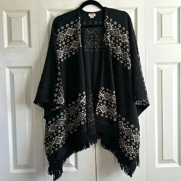 Mossimo Supply Co. Tops - Mossimo Supply Co | Women's Black and Cream Poncho/Wrap | Size S/M P/M